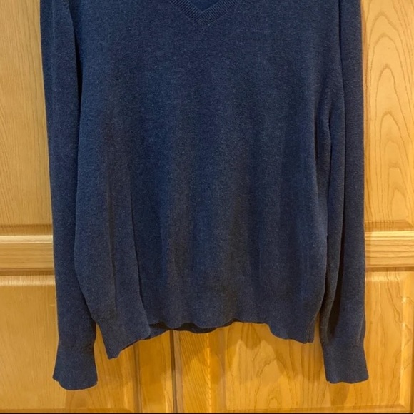 J. McLaughlin Gray V-Neck Sweater Size Large - Picture 4 of 5